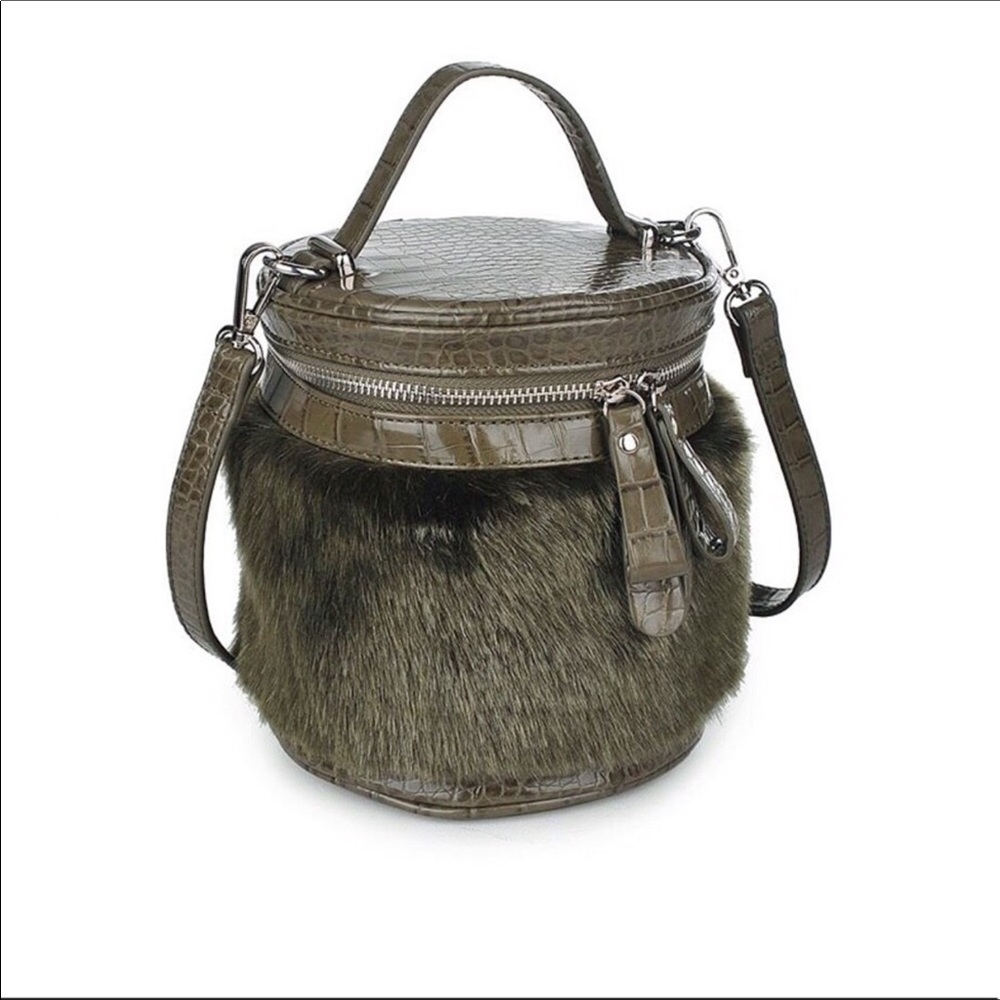 URBAN Expressions Olive Fonda vegan bucket… - Picture 7 of 7